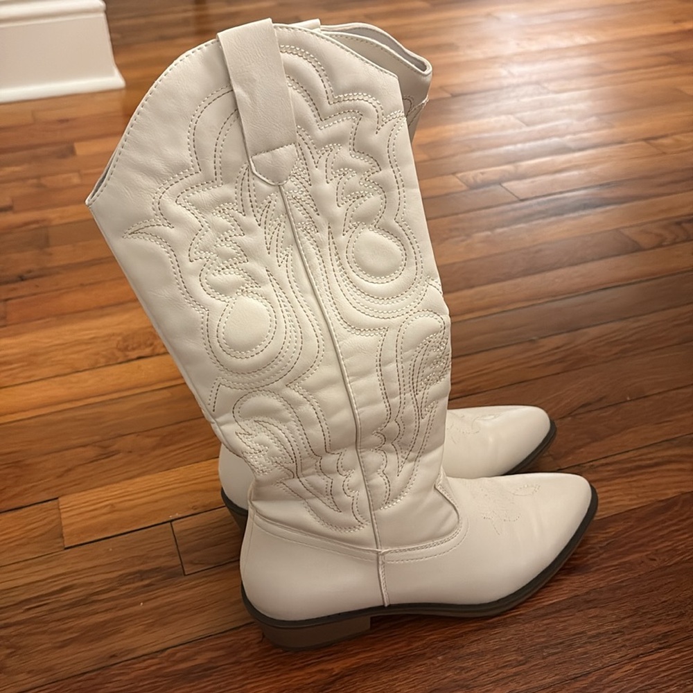 White Cowboy Boots Size 7.5 - Picture 4 of 5